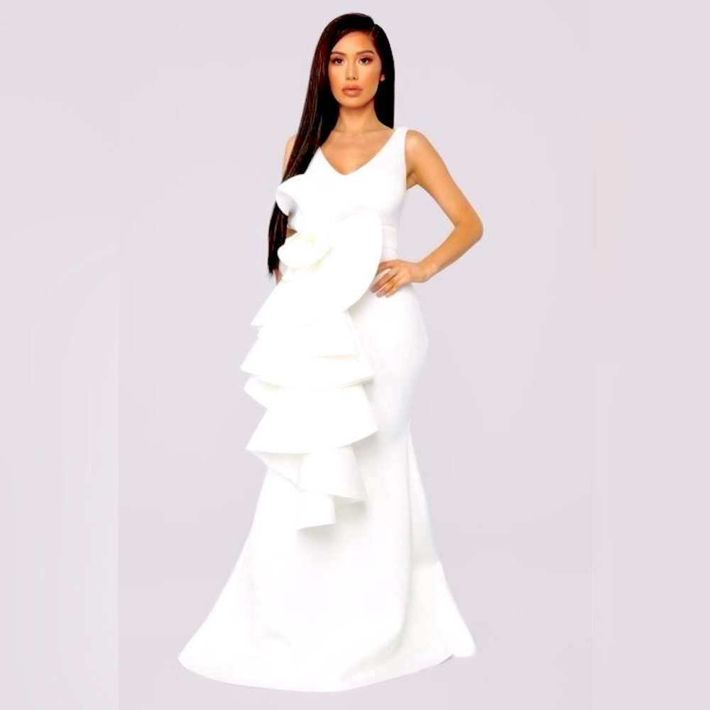 New 🆕 Photo Ready Mermaid Ruffle Maxi Gown - Ivory